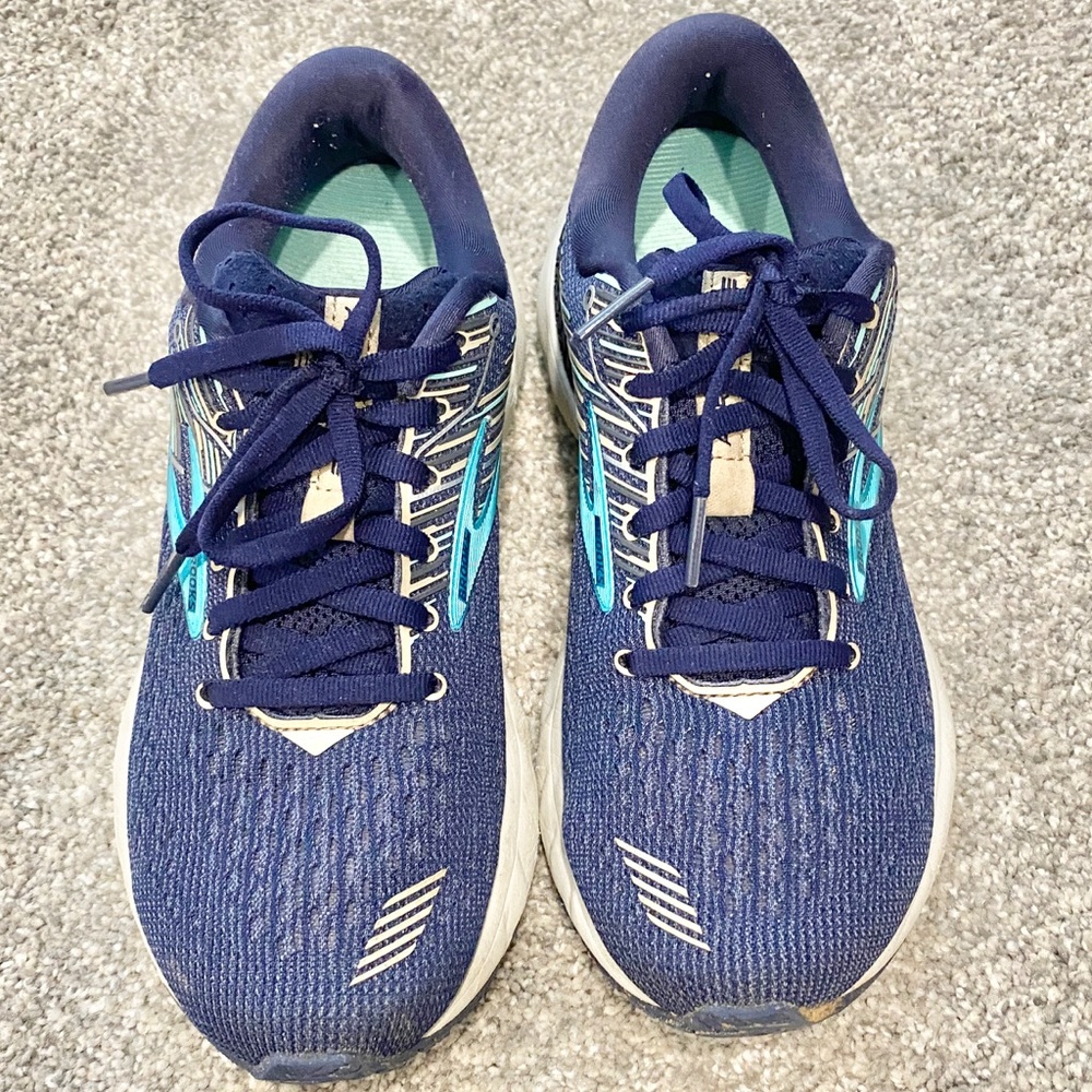 Brooks GTS  Adrenaline 19